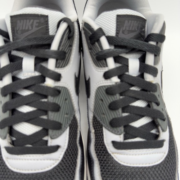 Nike Air Max 90 Black/Wolf Grey 537384-053 Men's Size 11 - Picture 3 of 16